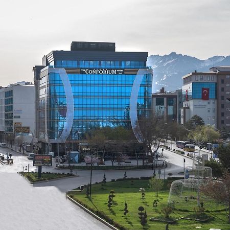 The Conforium Hotel Ван Экстерьер фото